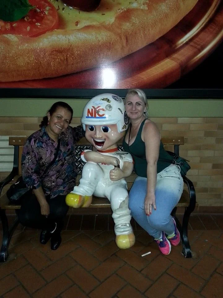 Mãe e filha tesudas, o que fariam com elas? image 24