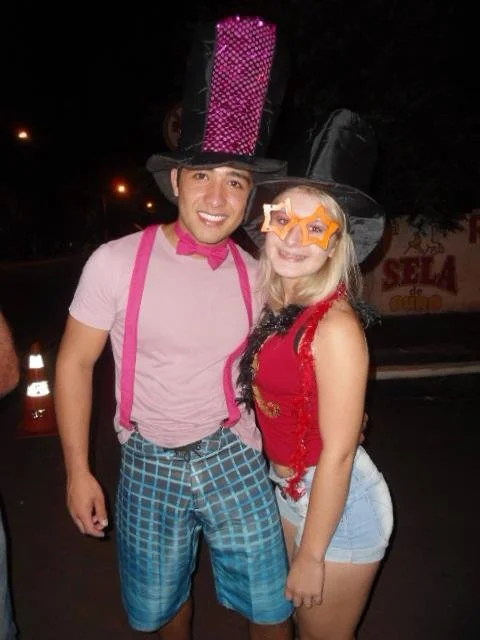 Mãe e filha tesudas, o que fariam com elas? image 4