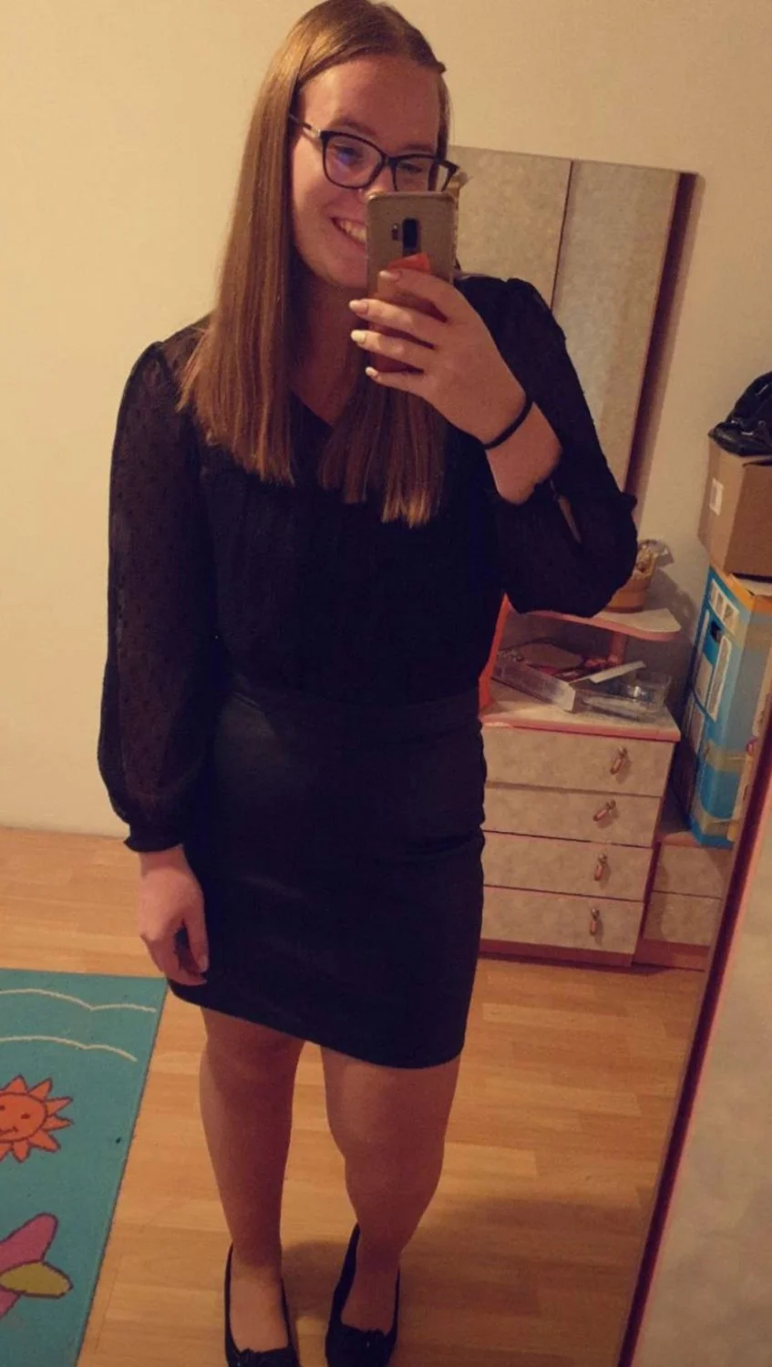 Me and my gf Amelia❤️ share reposte download. image 27