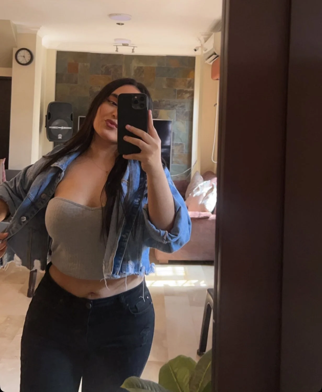 Big Booty Latina Twerking main image