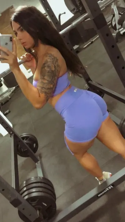 Morena tatuada novinha vazou pagando um boquete pro marido! safada caiu na net mamandop a rola cover image