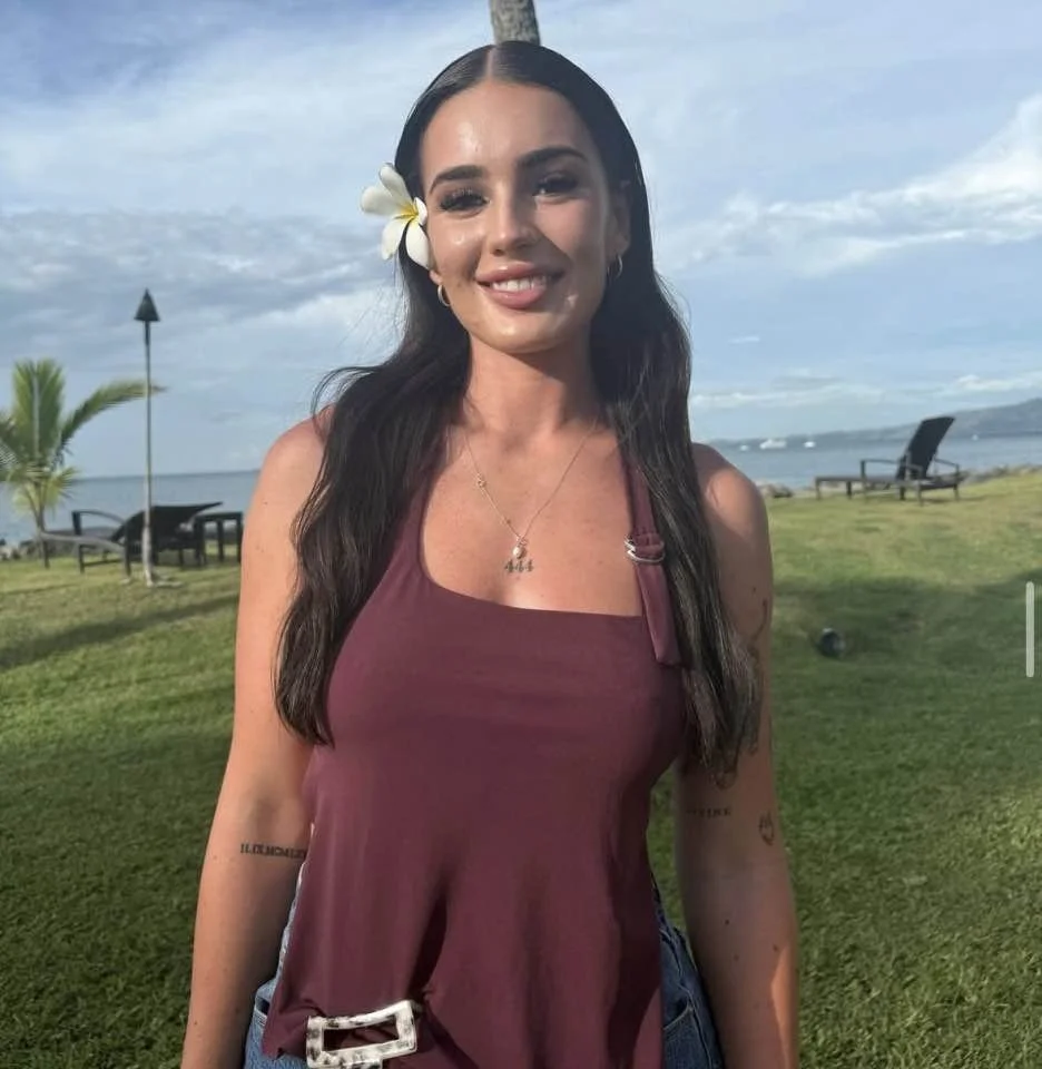 Australian slut Chloe lost in IRL game image 4