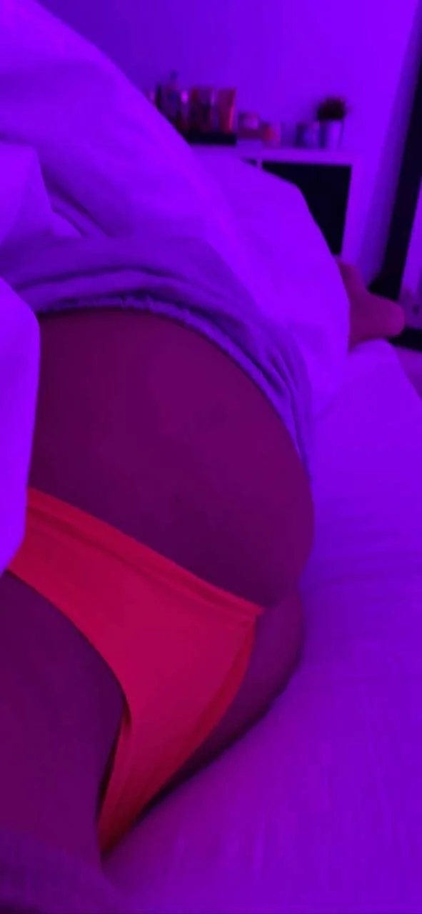 Exposing Nikki M. image 4