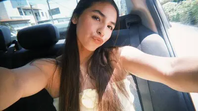 Nelly pendeja mostrando su culo y sus tetas cover image