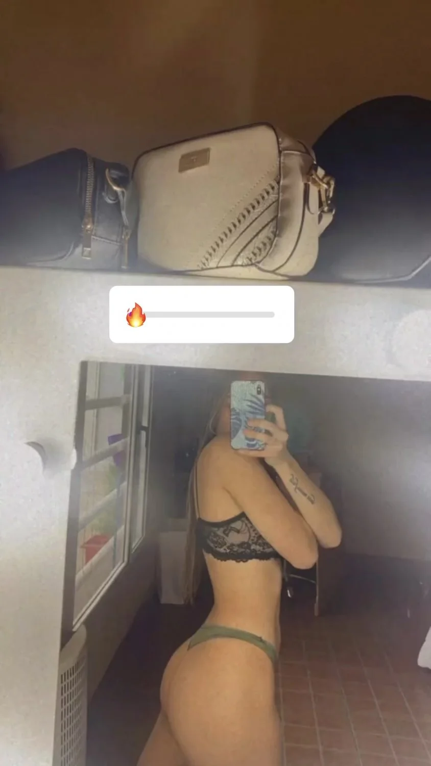 Nudes y mejores amigos image 17