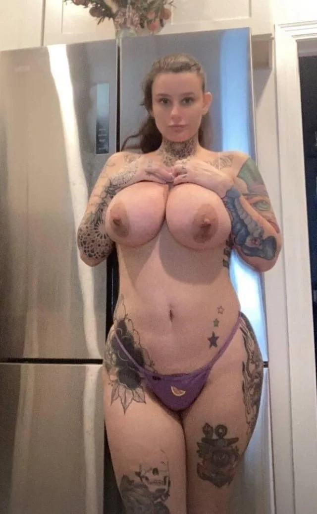Pregnant titty slut main image