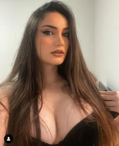 Moreninha Delicinha famosinha do Tik T0k 😋 🤤 🔥 😈 cover image