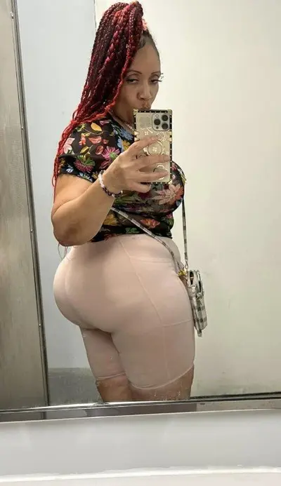 A Real Mature Freak 😍😍😍 cover image
