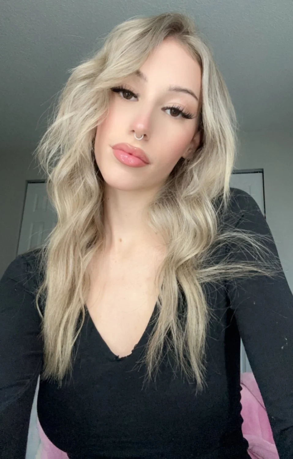 Skinny Sexy Blonde Tattoo Ex Stripper image 9