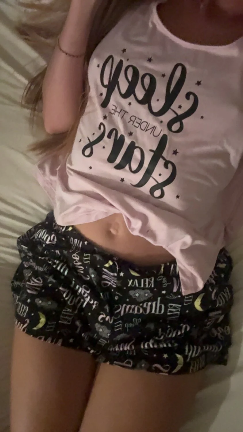 Would you date a mature pawg ? main image