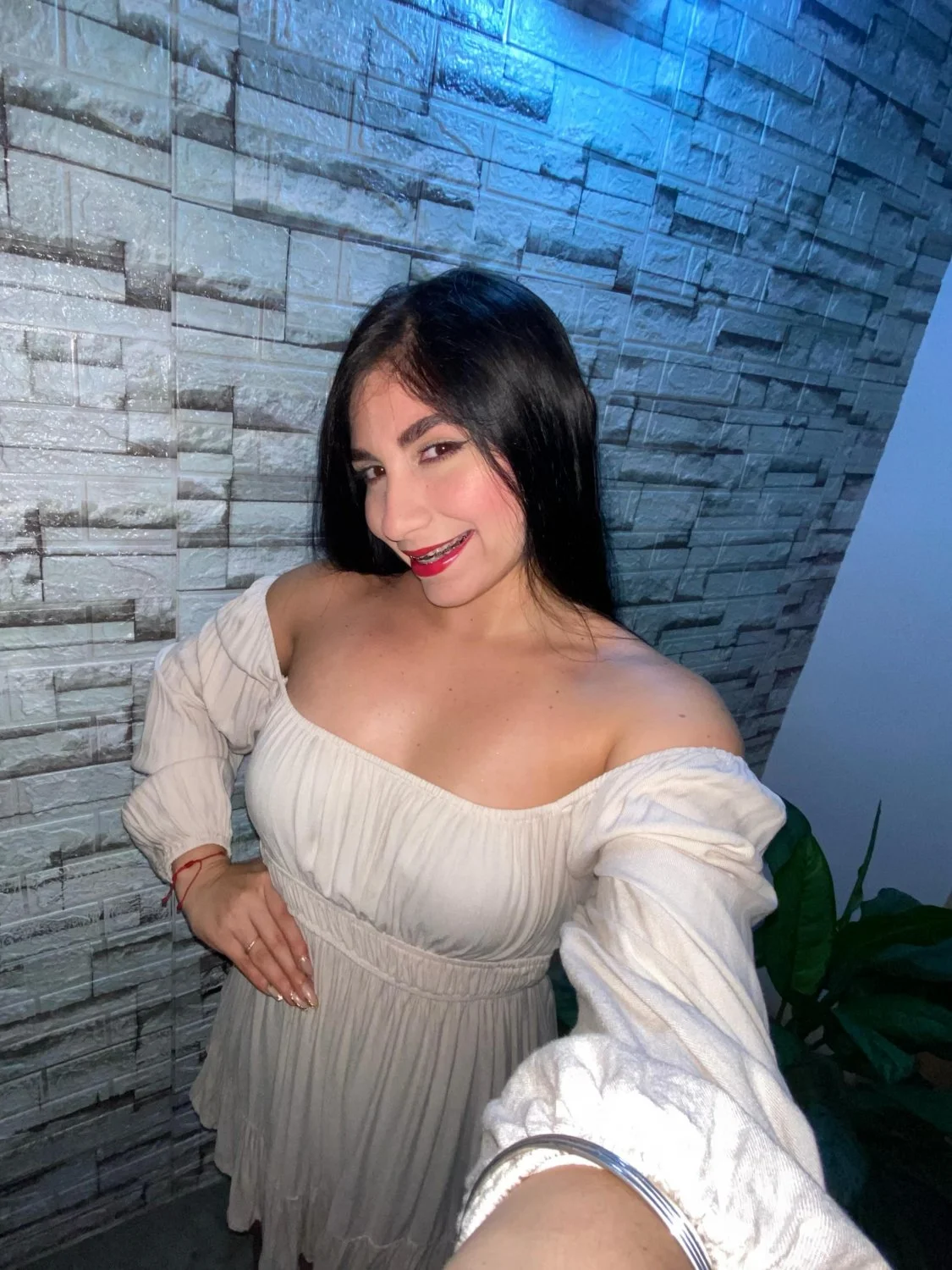 betzandra ayenair image 3