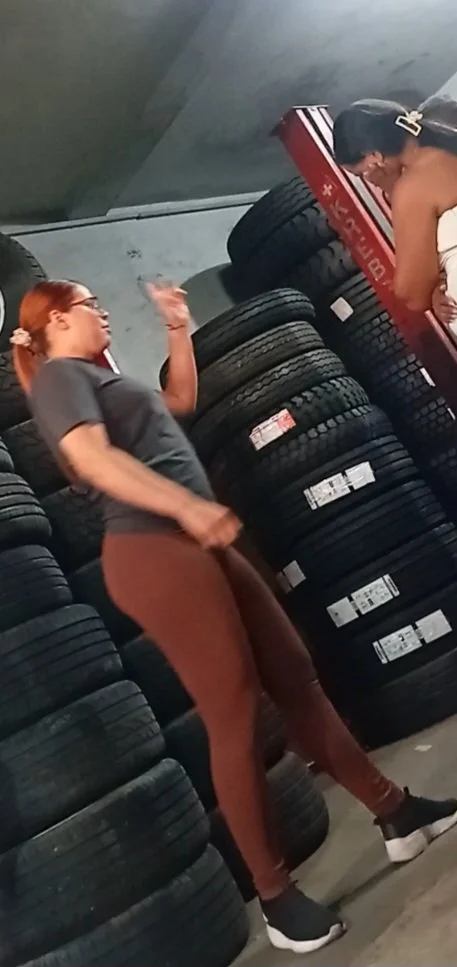 Fraga da minha irmã mais velha no trabalho rabao gordo tem ela image 3