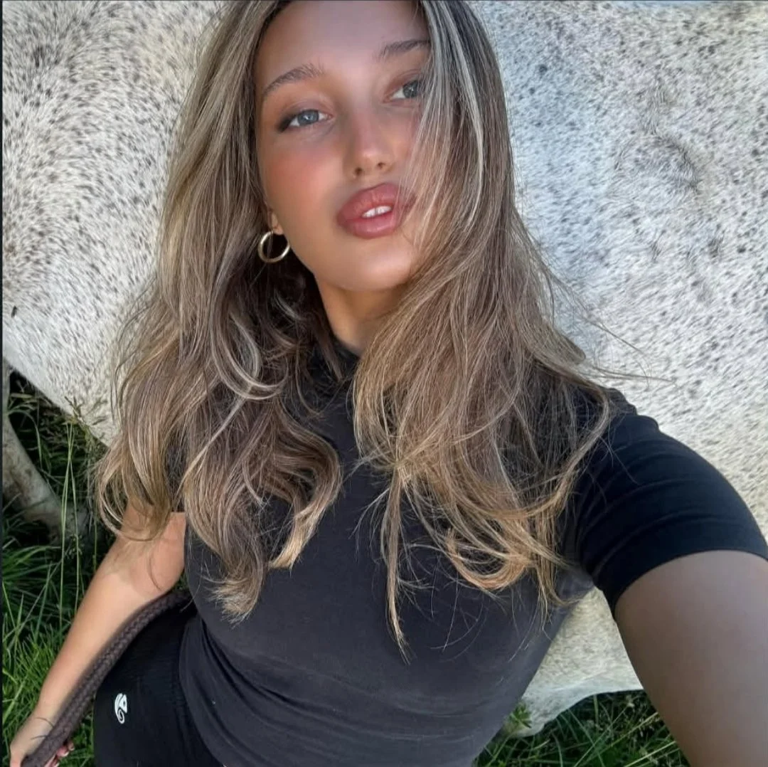 Exposing my shameless friend teen slut Jana image 7