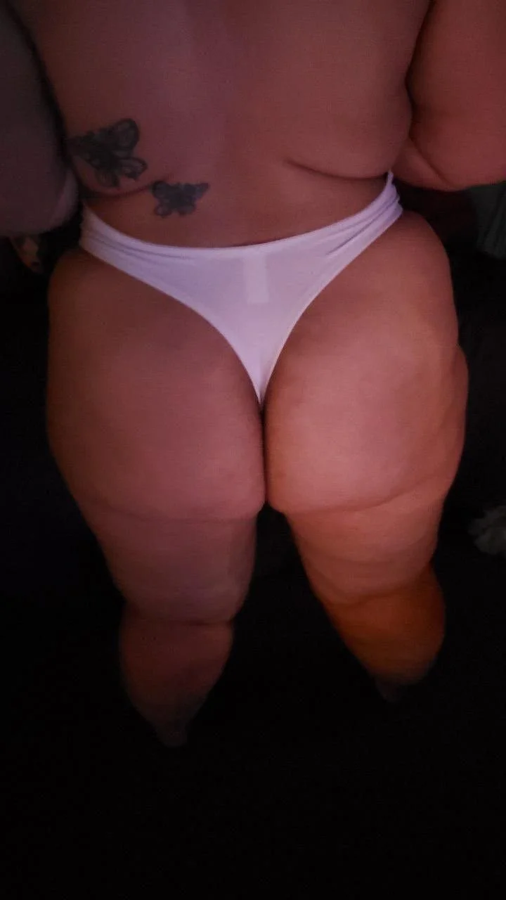 Thick Latina BBW MILF Gabby image 19