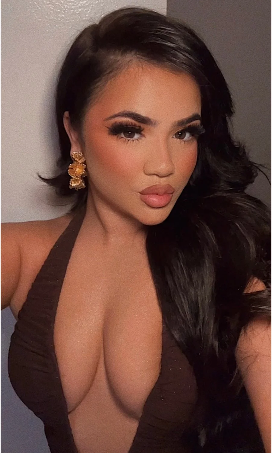 Slutty thicc Latina babe image 6