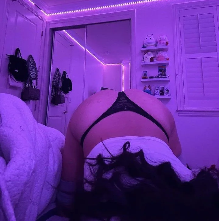 Asian EX likes getting freaky main image