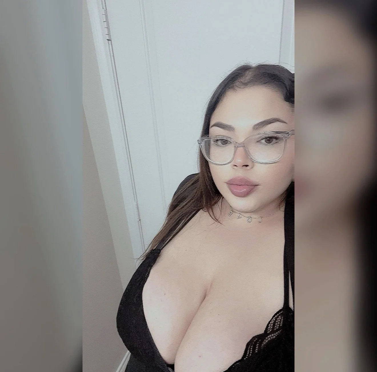 Anyone got the XXX of this pretty hot chick Cassandra 🥵 image 2