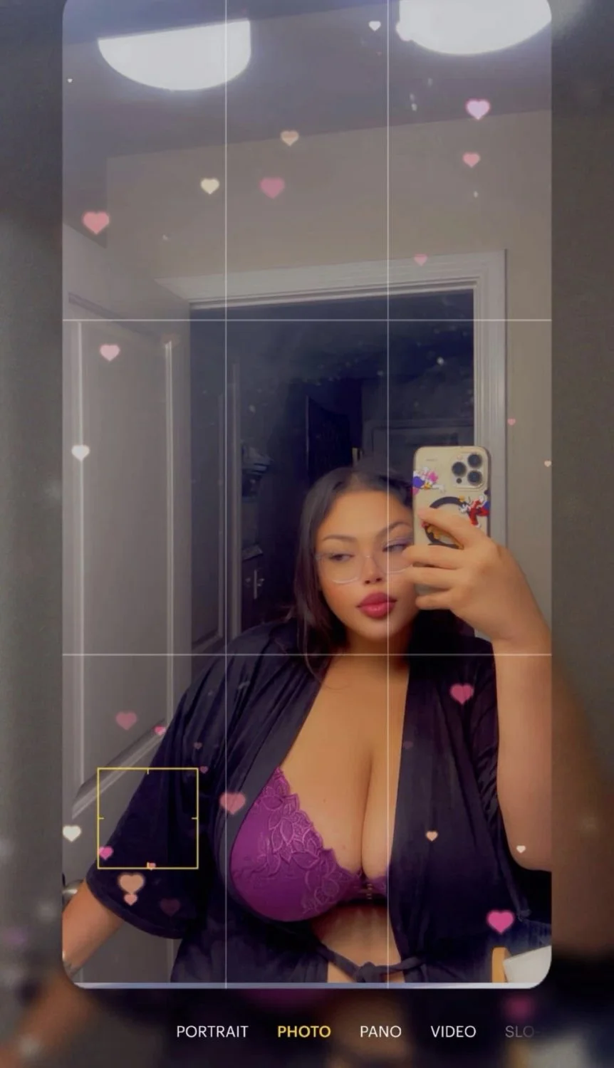 Anyone got the XXX of this pretty hot chick Cassandra 🥵 image 7