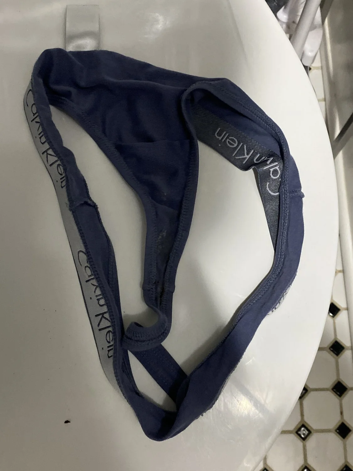 Older sis’s panties 😋 main image