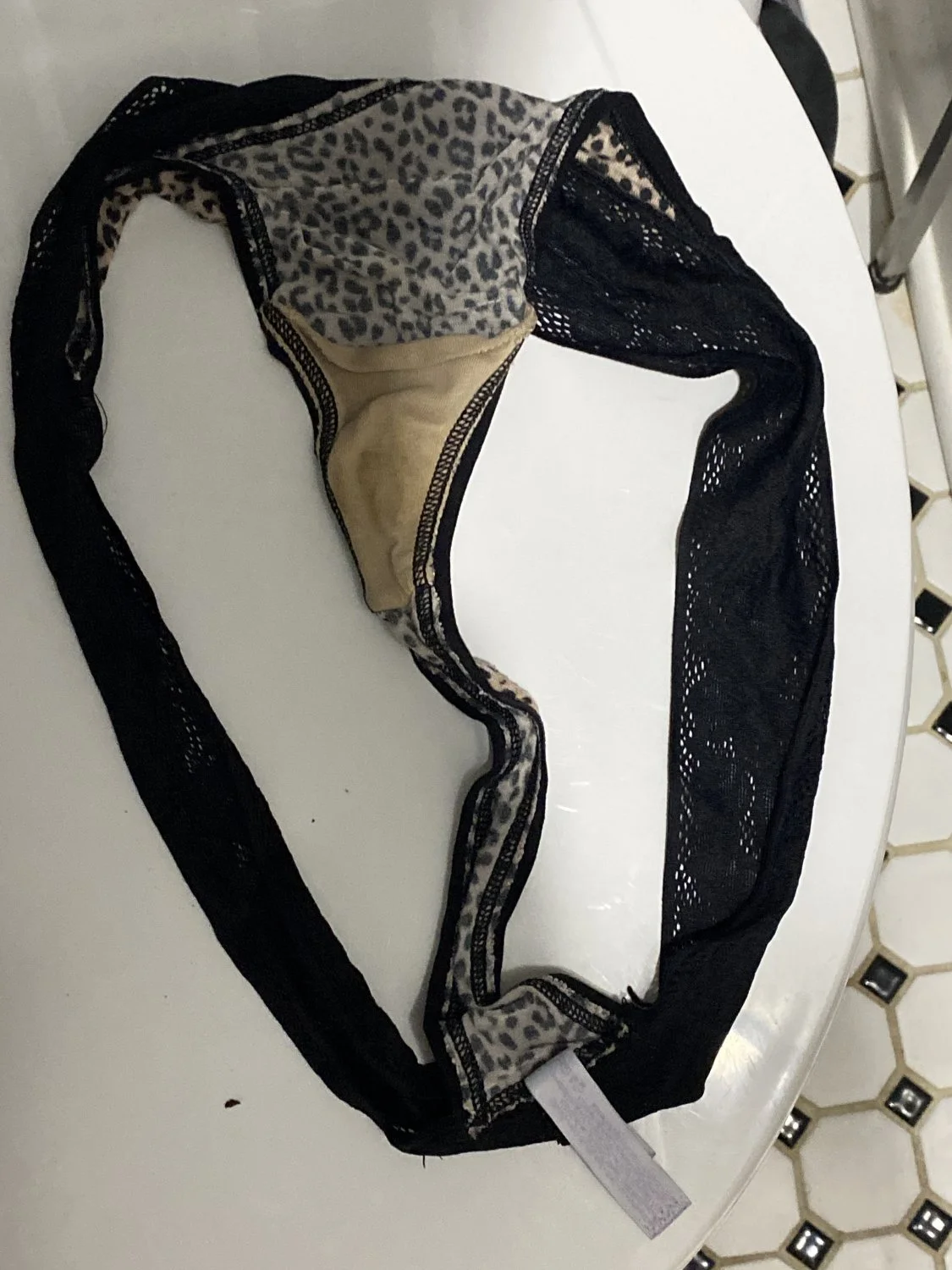 Older sis’s panties 😋 image 2