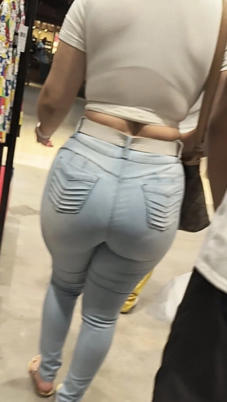 Look at my mom hot ass. Dm me if u would fuck my mon image 3