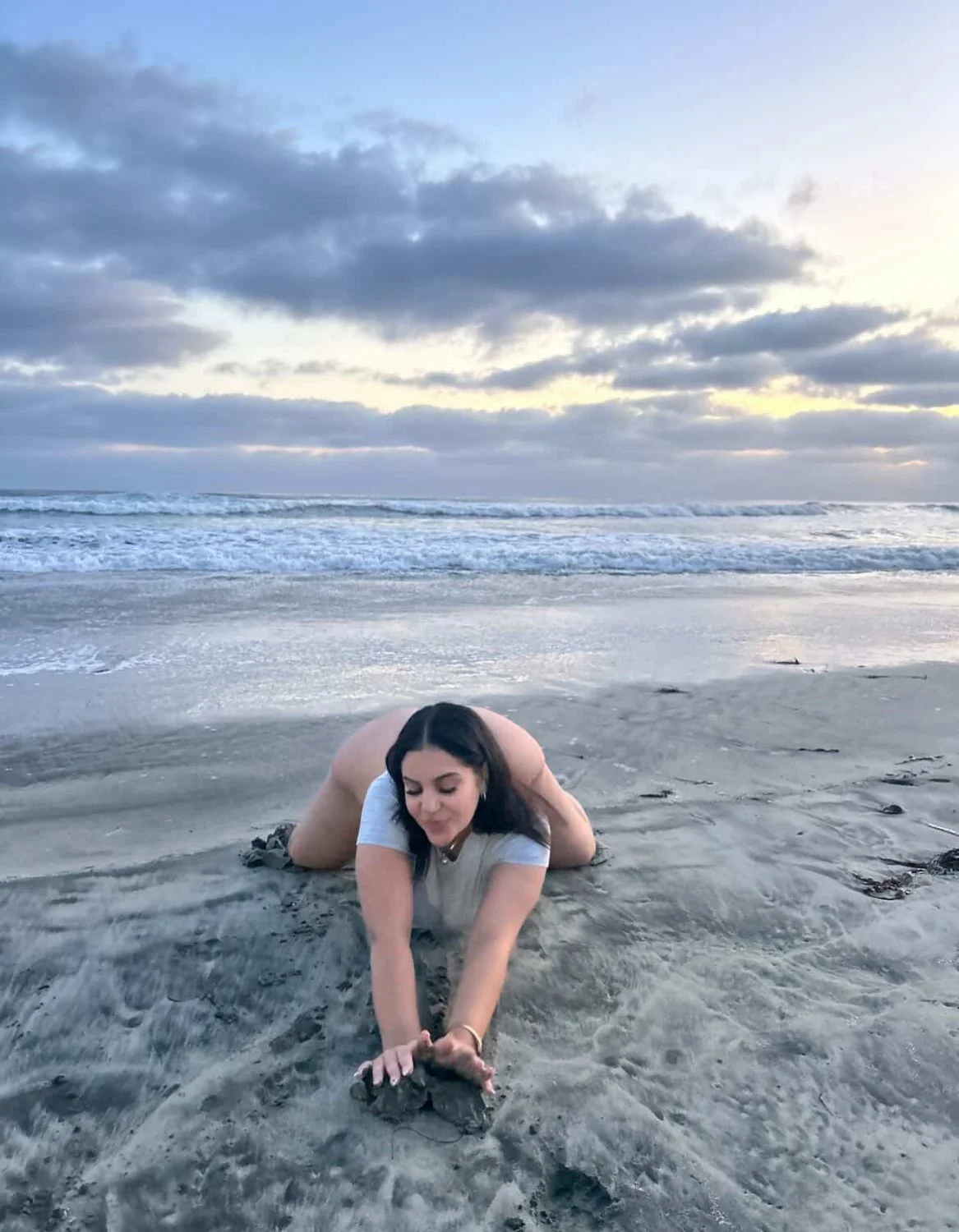 Pawg Latina image 17