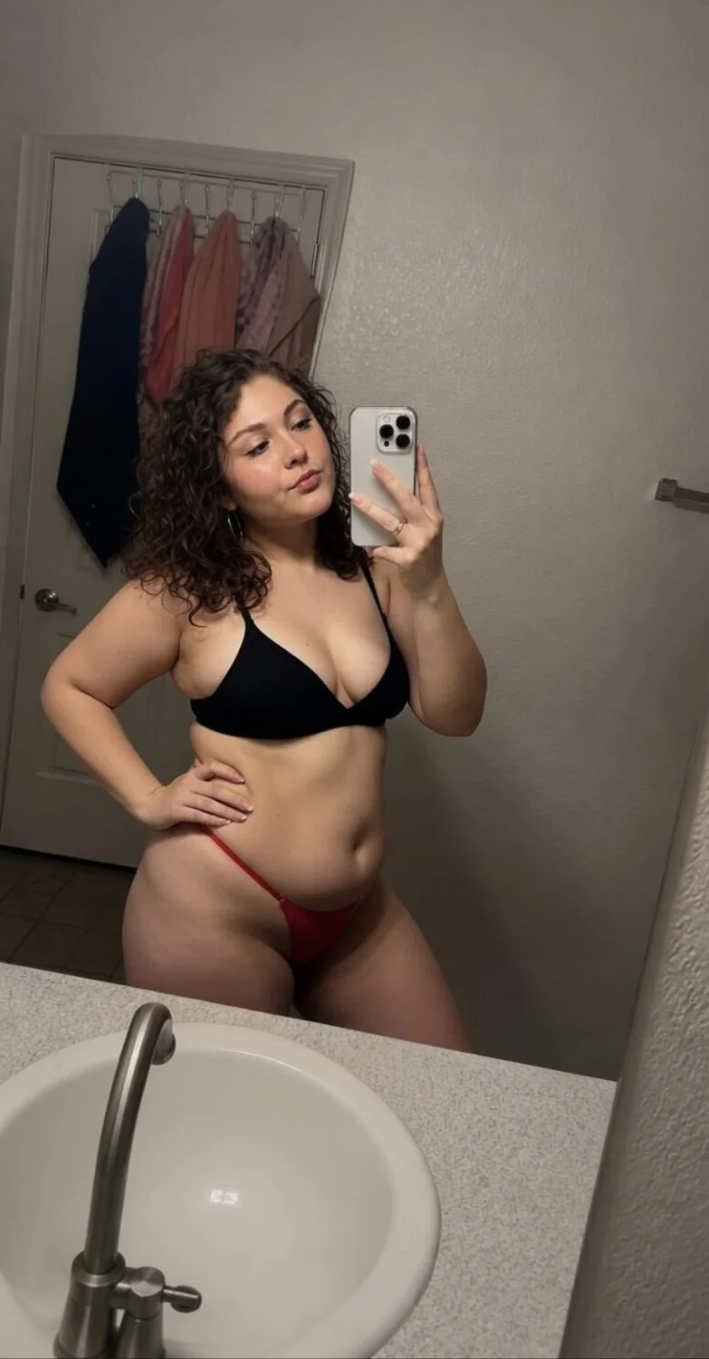 Latina Gaby hermosa gordita blanquita culona sexy con mini tetas deliciosa coño abierta image 11