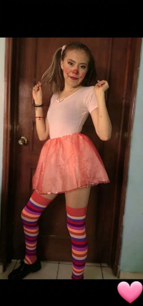 Miren a la puta maestra Mariana entregada image 13