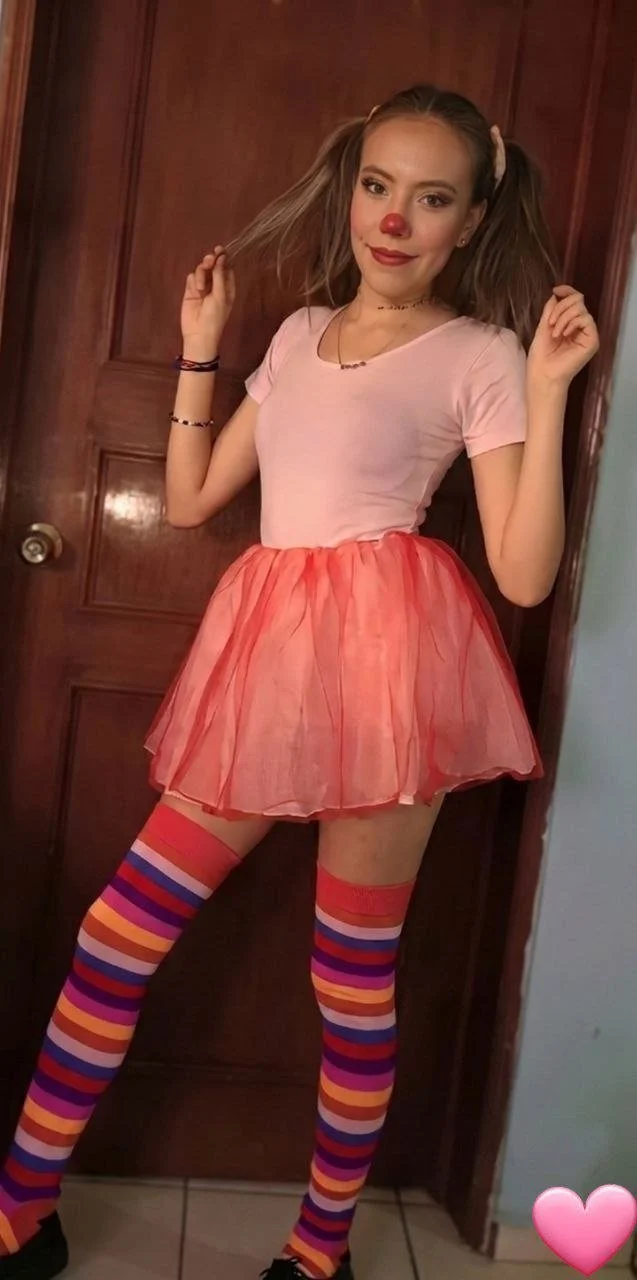 Miren a la puta maestra Mariana entregada image 14