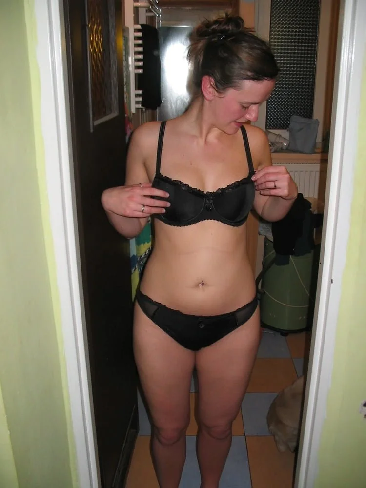 my friend's wife paolla image 14
