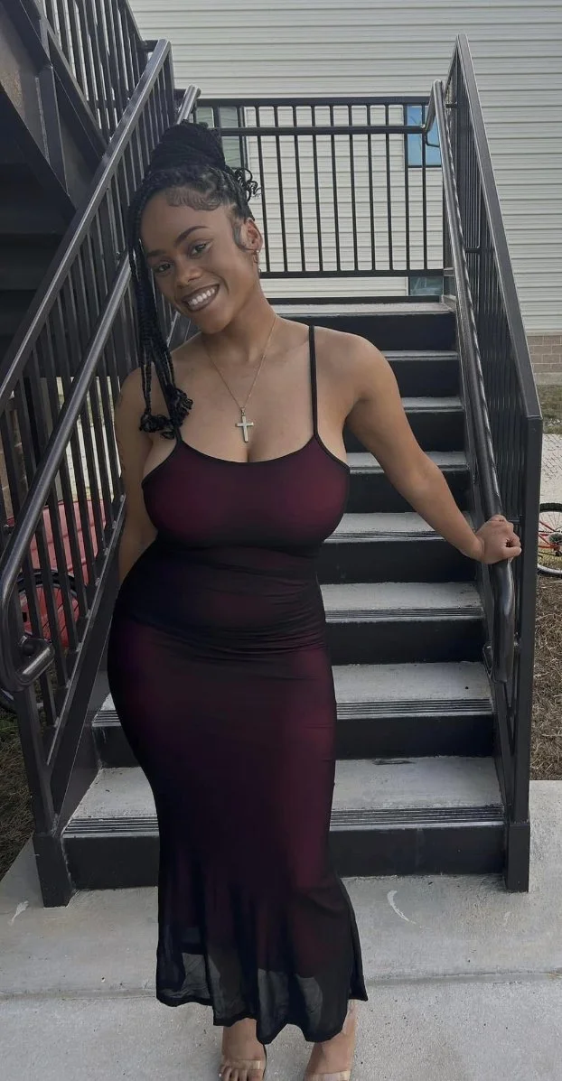 Ebony auntie image 2