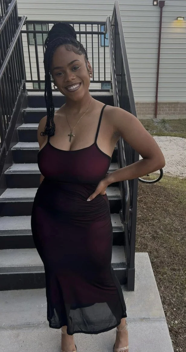 Ebony auntie image 6