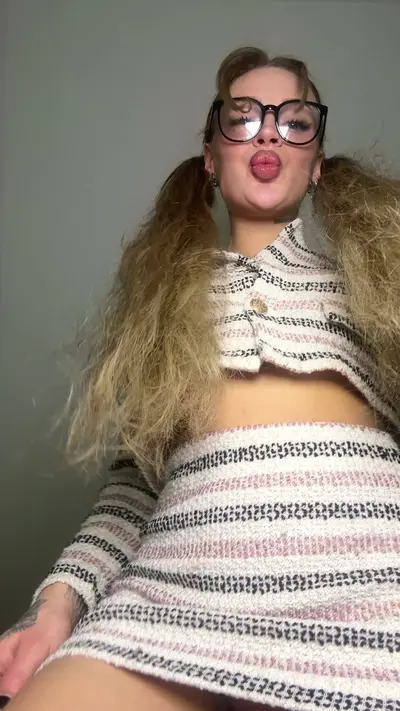 🔞 sexy round ass nude slut riding cock dripping 😈💦 See OF cover image