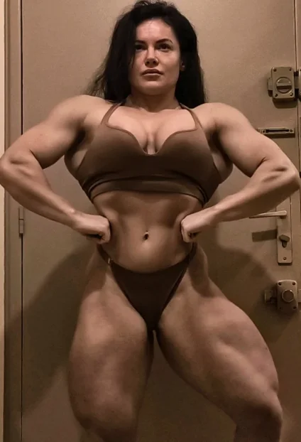 Dianna IFBB image 8