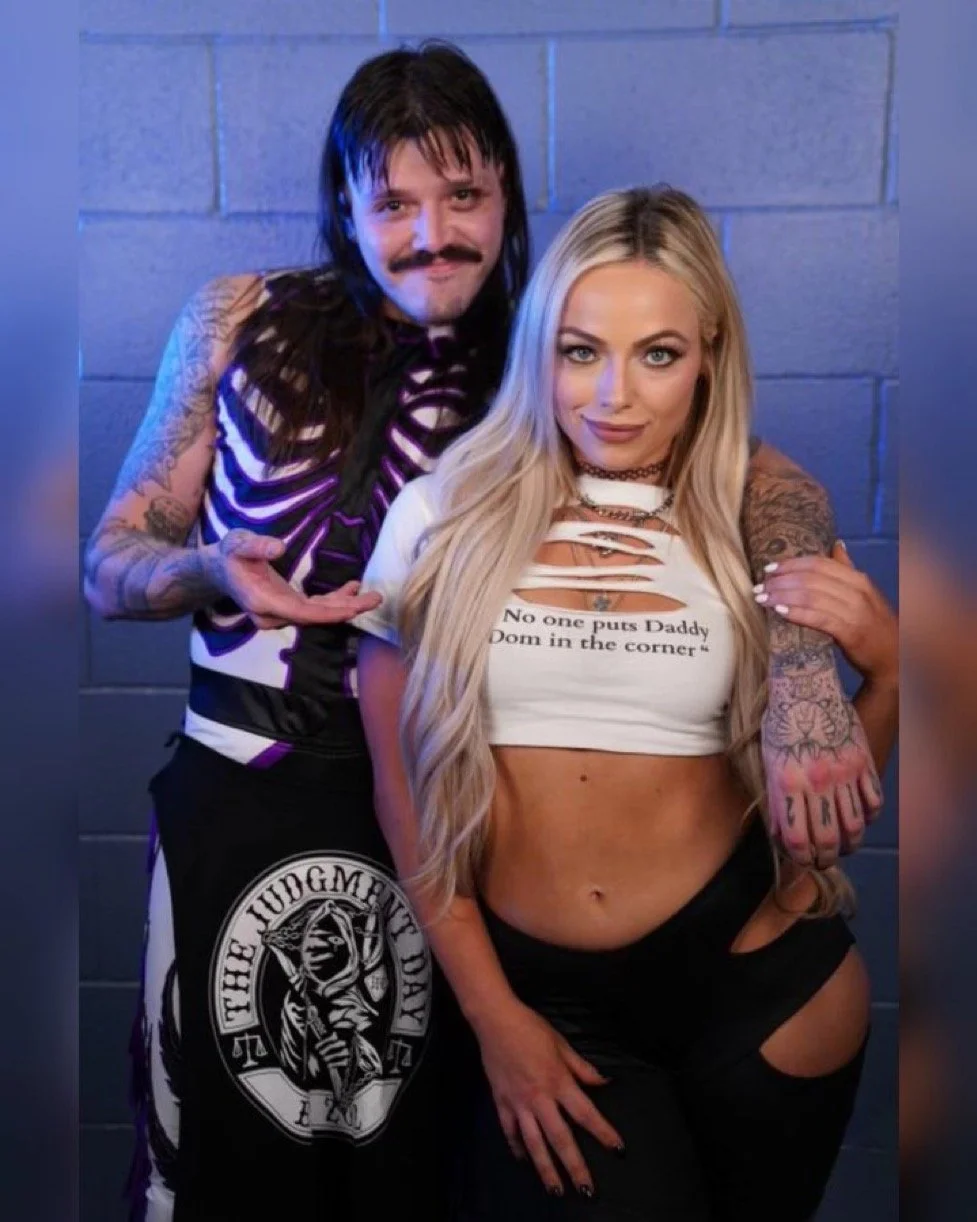 I watch wrestling for the plot. The plot: image 39