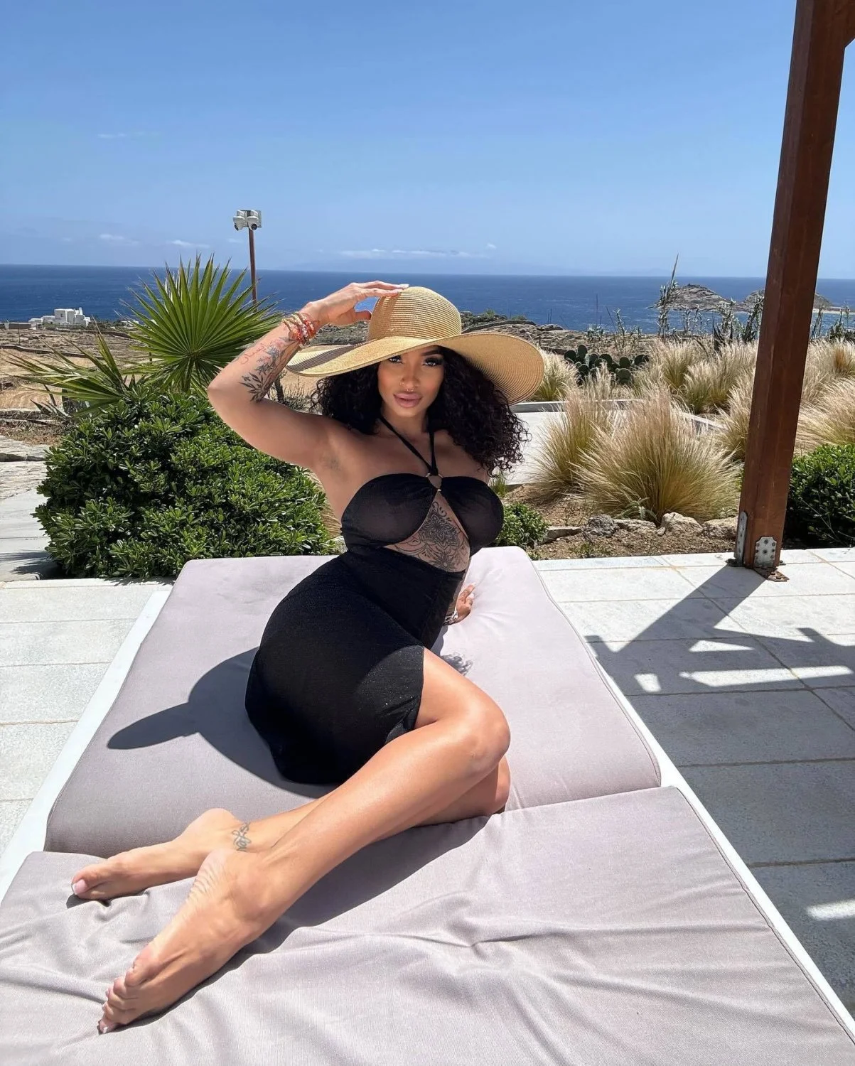 If you look at her you will get rock hard image 20