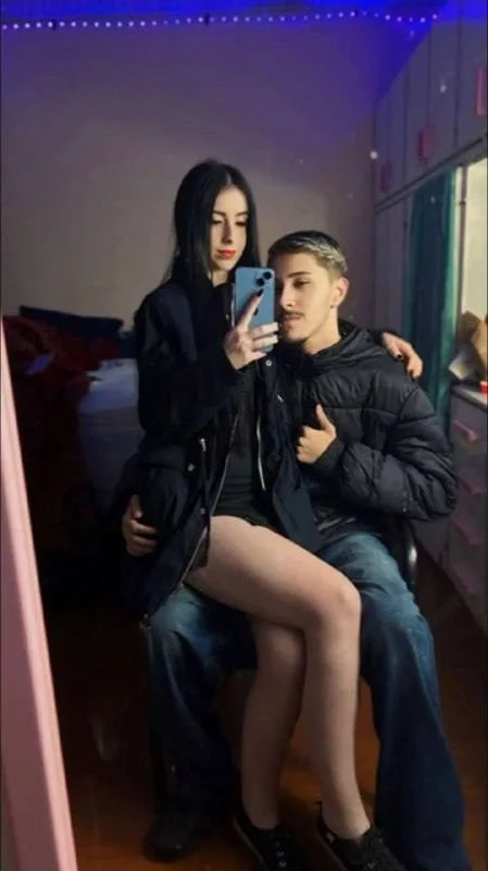 casal bom e novo novinha branquinha vazou com o namorado na net!! safadas, vazou, vazados, casal main image