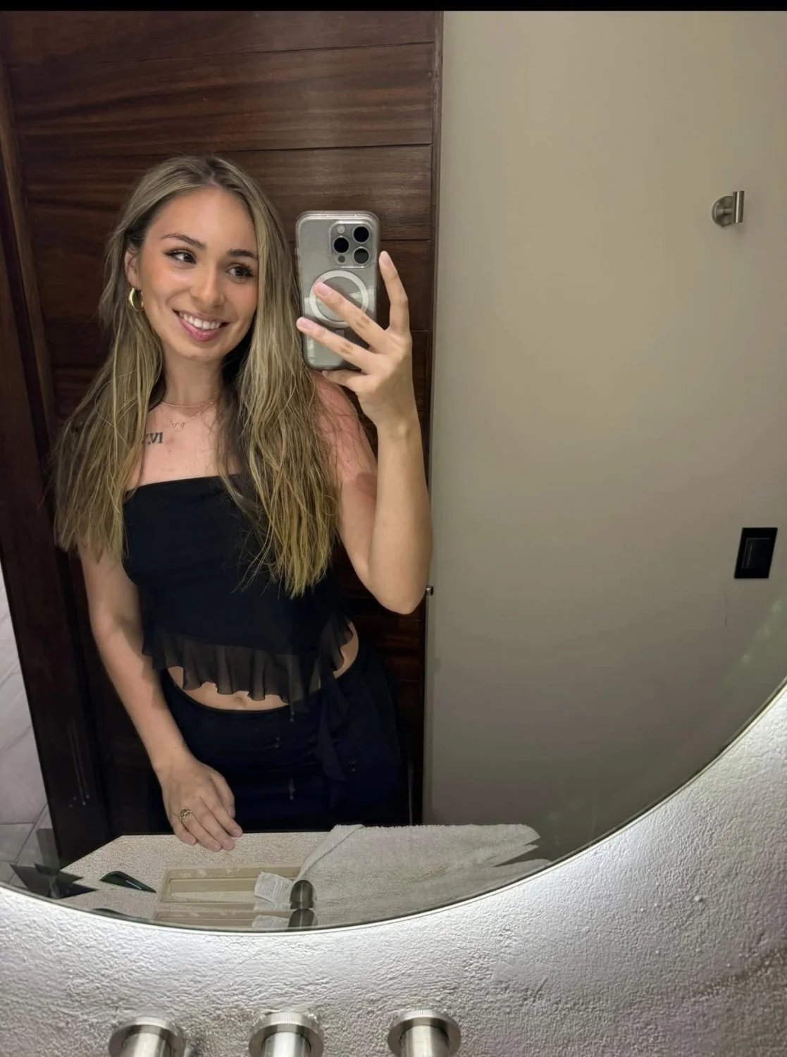 Gorgeous cute latina image 4