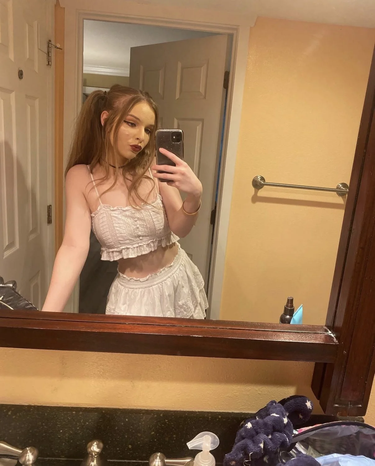 Emily image 20