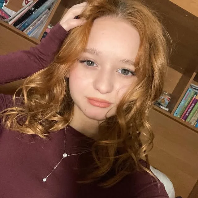 Cute whore wanna dick into mouth image 3