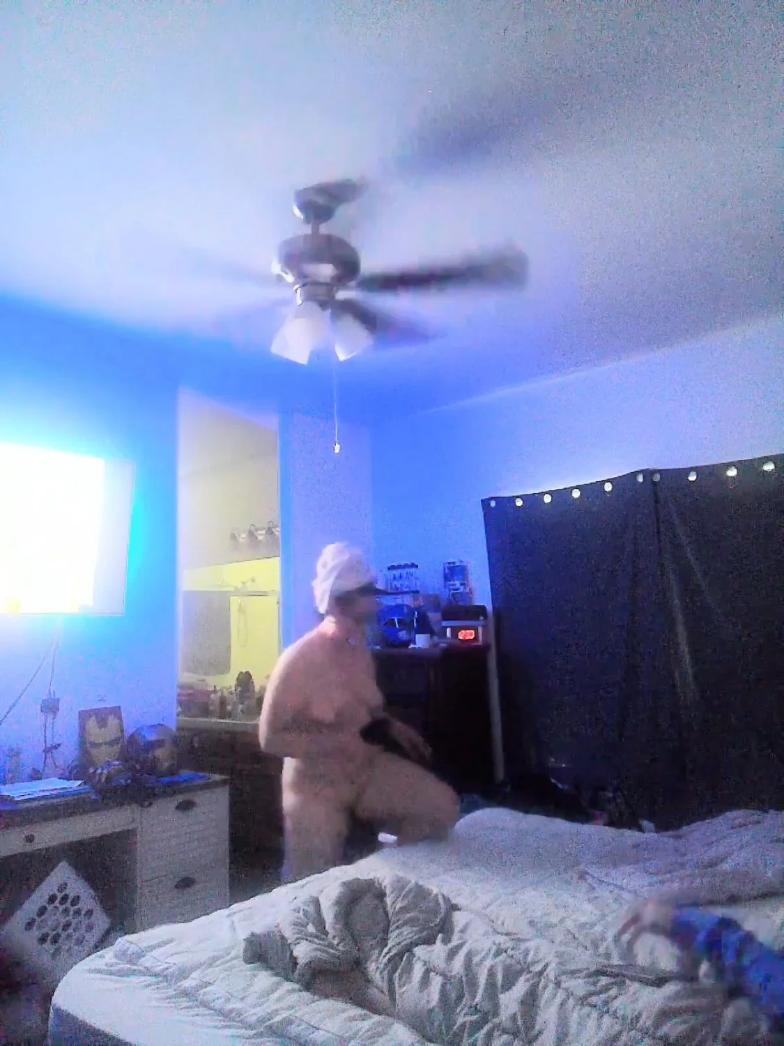 Shower Voyeur image 10