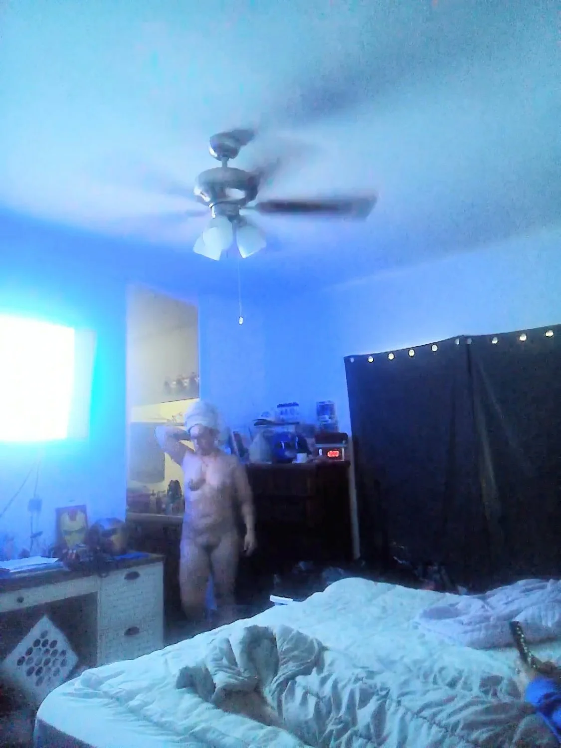 Shower Voyeur image 2