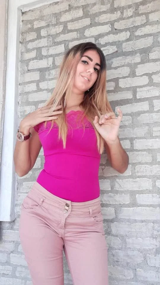 Tinycucm shows off baby mom image 5