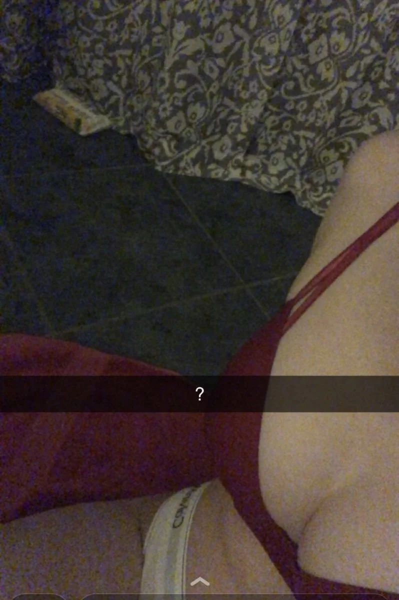Deutsche Schlampe Sendet Meinen Ausländerschwanz Snaps / German Slut on Snap making me hard image 2