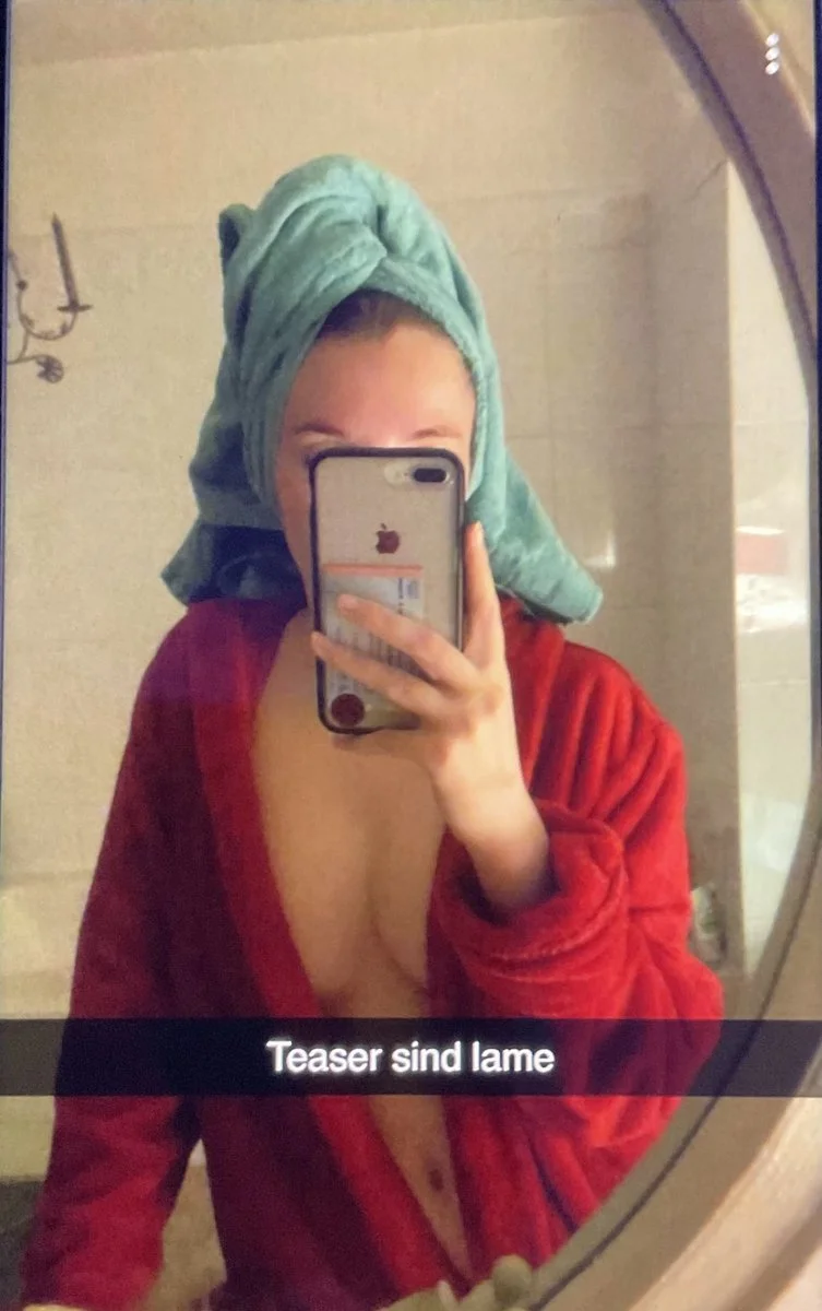 Deutsche Schlampe Sendet Meinen Ausländerschwanz Snaps / German Slut on Snap making me hard image 5
