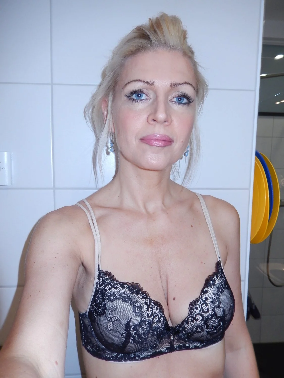 Sexy Blonde Milf (5/6) image 23