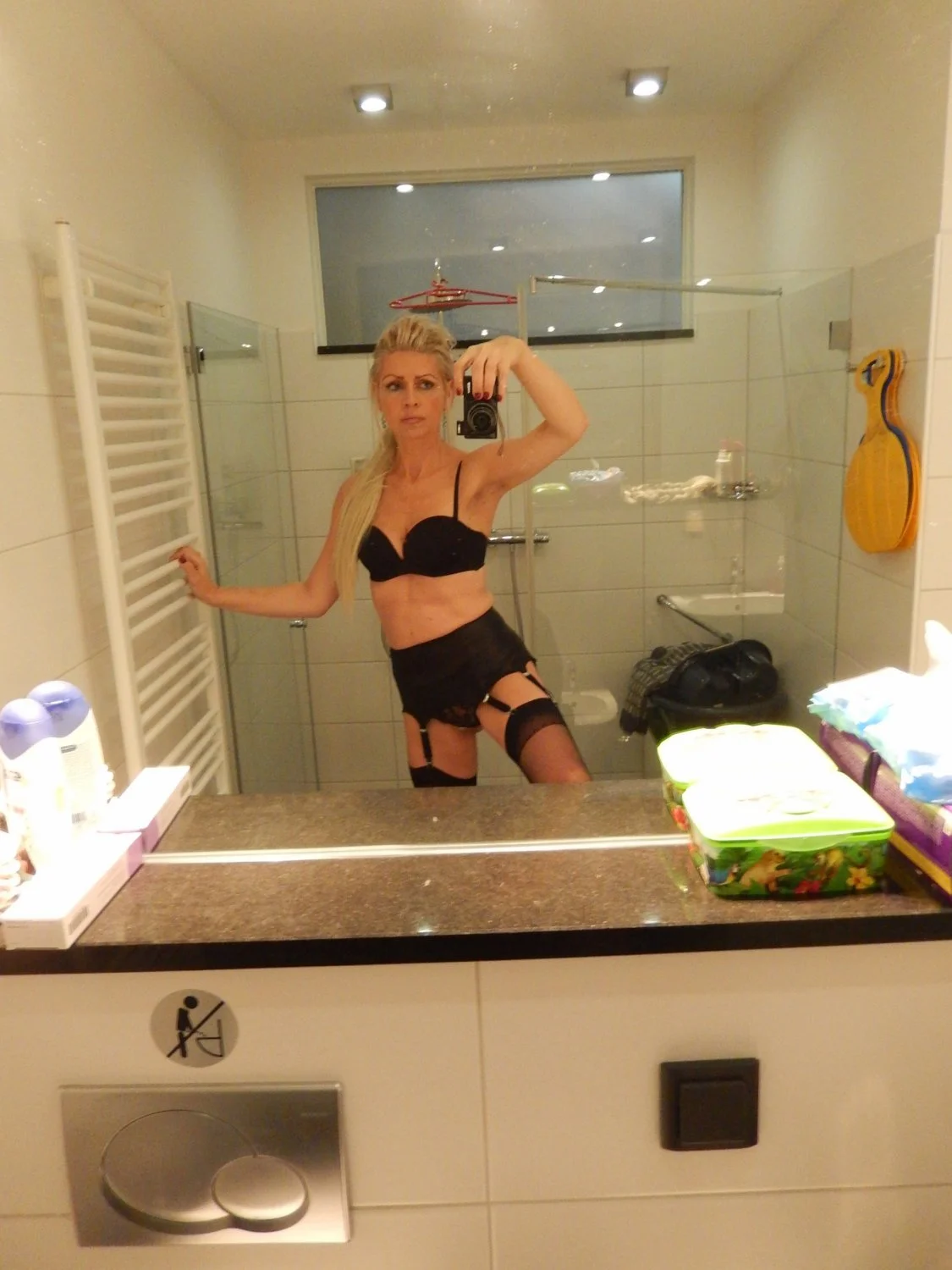 Sexy Blonde Milf (5/6) image 39