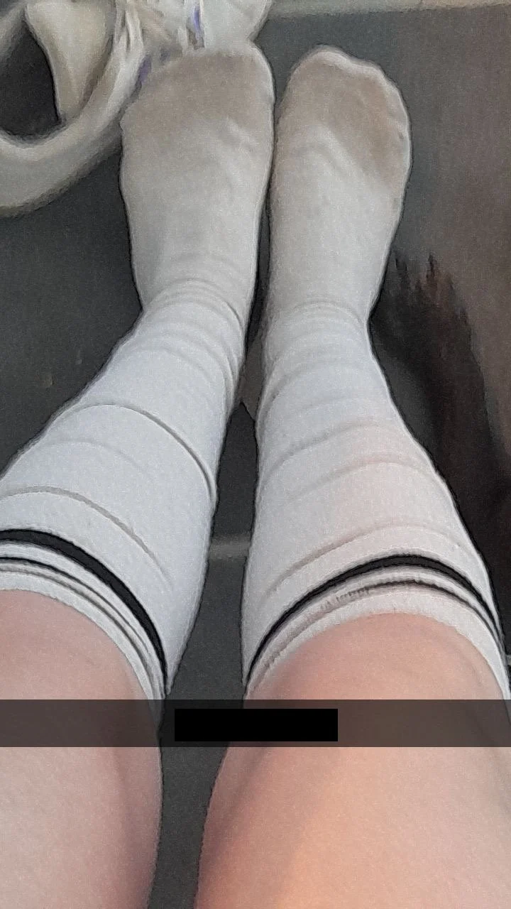 Friends gf pretty feet image 13