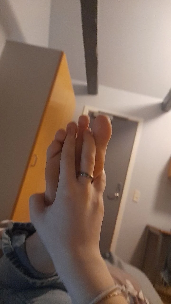 Friends gf pretty feet image 16