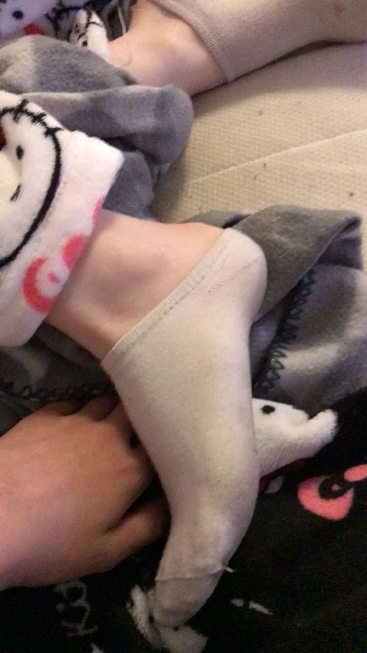 Friends gf pretty feet image 2